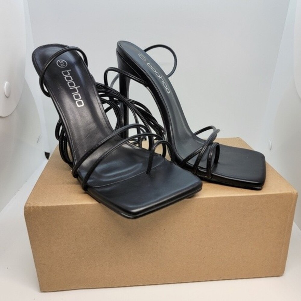 Boohoo black lace up heel sandal  size 5 gladiator shoes *